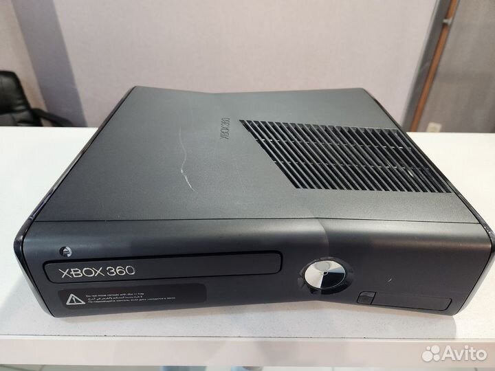 Xbox 360, 250Гб, 1 геймпад, Kinect, 6 дисков