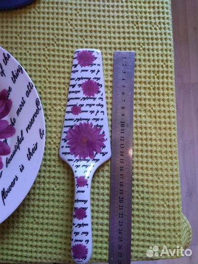 Блюдо с лопаткой