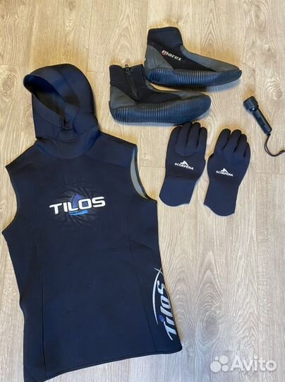 Боты, жилет, перчатки, фонарик для дайвинга