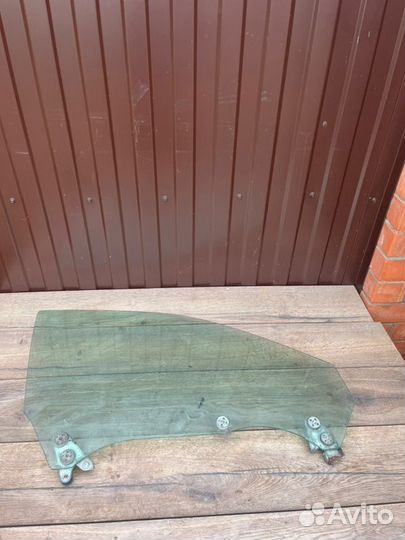 Стекло двери переднее правое Subaru Impreza GF6