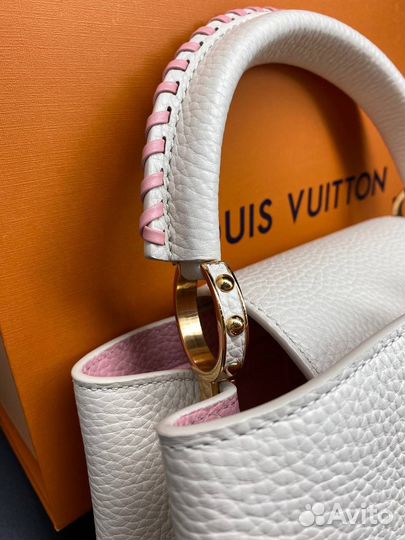 Сумка Louis Vuitton Capucines