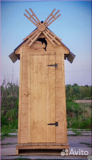 Уличный туалет деревянный KEY675