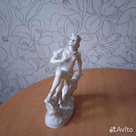 Фарфоровые статуэтки