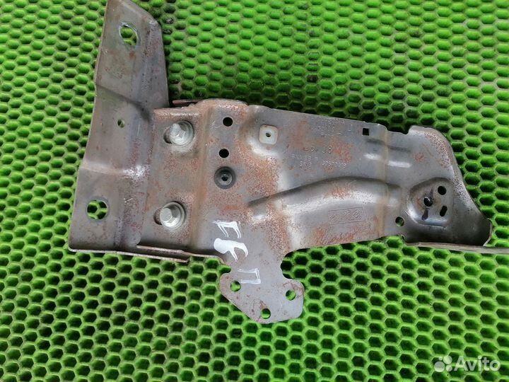 Кронштейн панели на Ford Focus II 2005-2011 пара