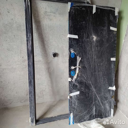 Дверь входная металлическая