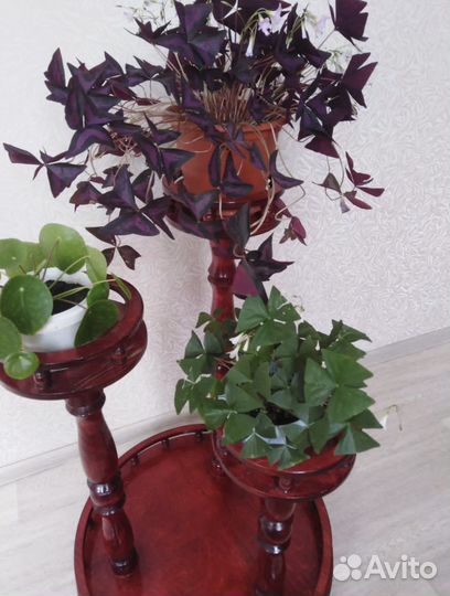 Подставка для цветов деревянная