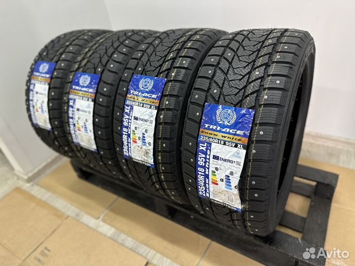Tri Ace Snow White II Stud 235/40 R18 95V