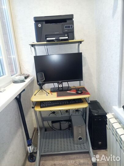 Компьютерный стол