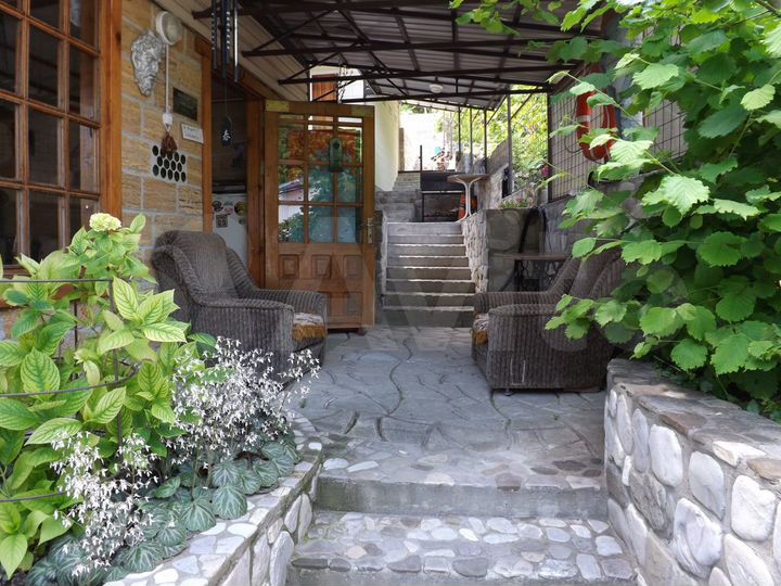 Комната 15 м² в 6-к., 1/1 эт.