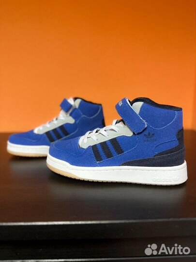 Кроссовки для мальчика 36 adidas новые