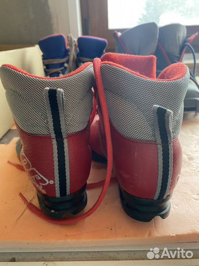 Лыжные ботинки