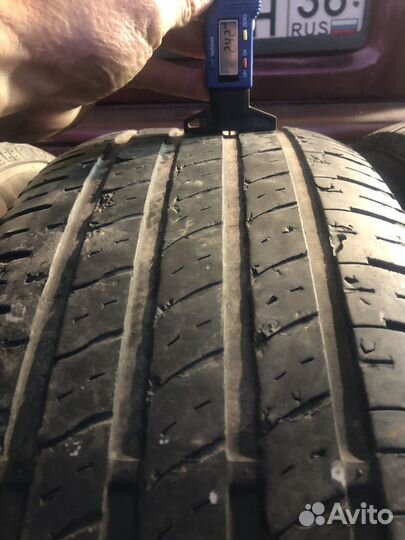 Roadstone N'Fera RU5 235/65 R17