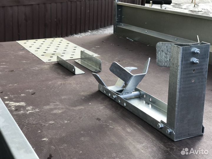 Ловушка-фиксатор для переднего колеса мото