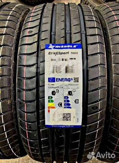 Triangle EffeXSport TH202 245/40 R20 99Y