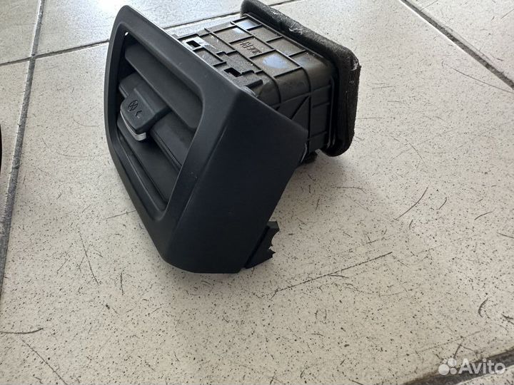 Дефлектор воздушный левый/правый Kia Rio 3 Рио 3