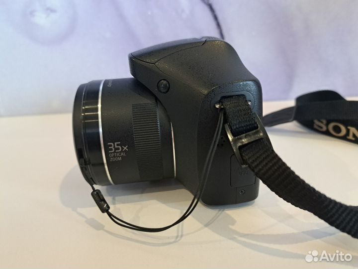 Цифровой фотоаппарат Sony CyberShot DSC-H300