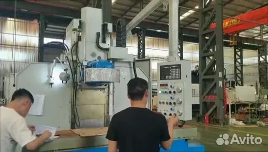 Широкоуниверсальный фрезерный станок Х715