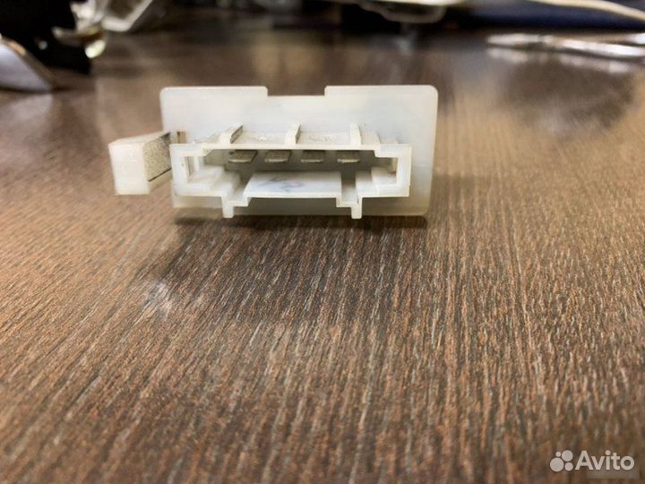 Резистор печки Skoda Octavia A5 2010