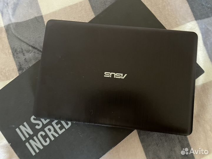 Ноутбук asus X555L