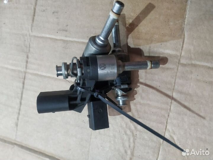 Форсунка топливная VAG 03C906036E