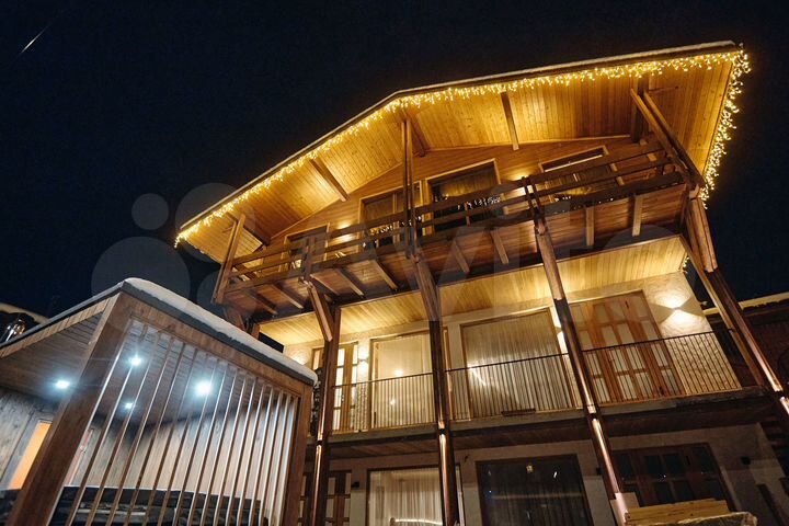 Дом 270 м² на участке 4 сот.