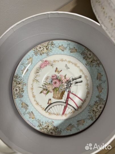 Чайный набор (чашка и блюдце) в подарочной коробке