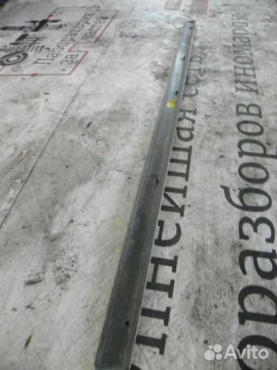 Накладка двери передней правой Skoda Octavia