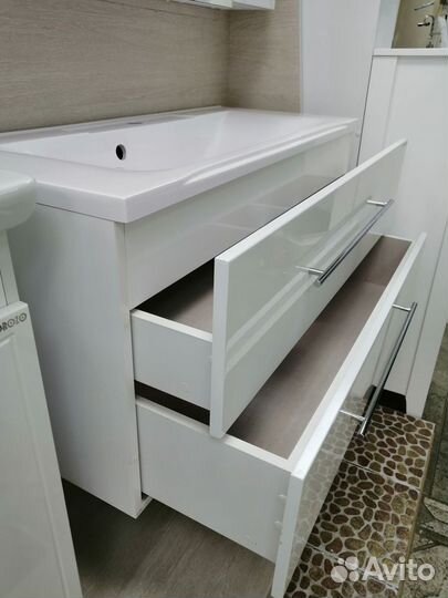 Мебель в ванную 