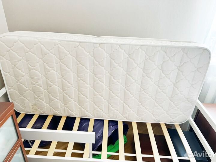 Кровать с матрасом детская