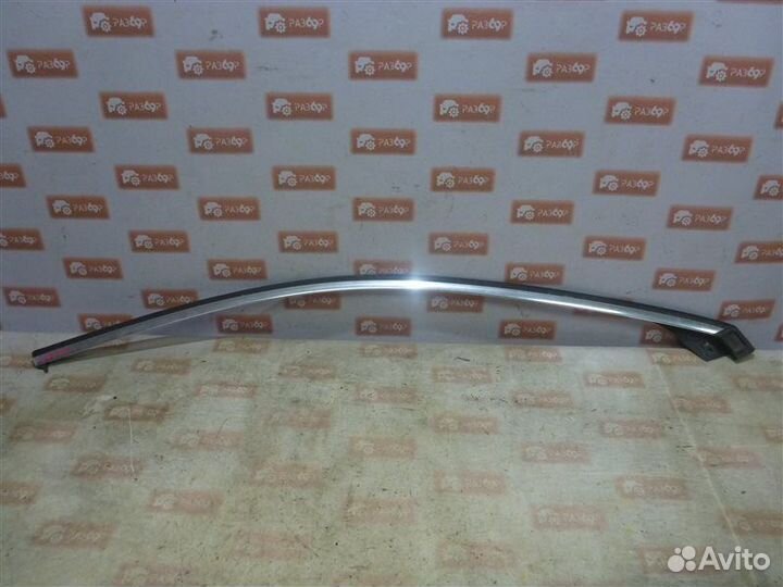 Уплотнительная резинка стекла передняя правая