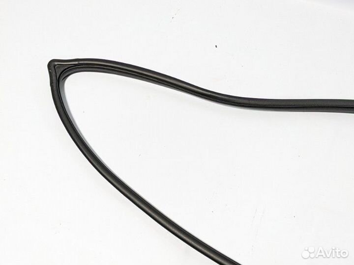 Уплотнитель проема двери передний левый Kia Optima