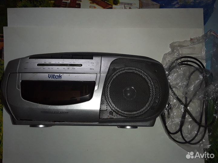 Кассетный магнитофон Vitek