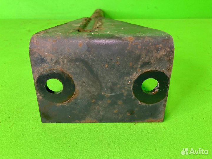 Кронштейн крепления крыла DAF XF105