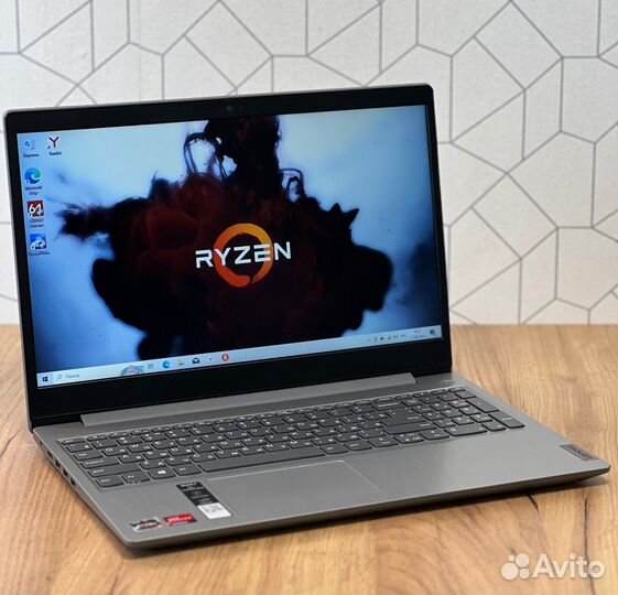 Мощный Lenovo Ryzen 3 3250U/ SSD 256/ DDR4 4GB