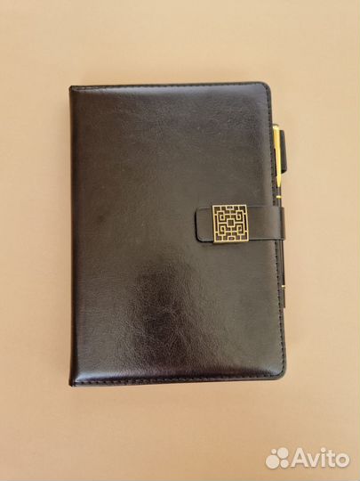 Ежедневник с ручкой в подарочной коробке