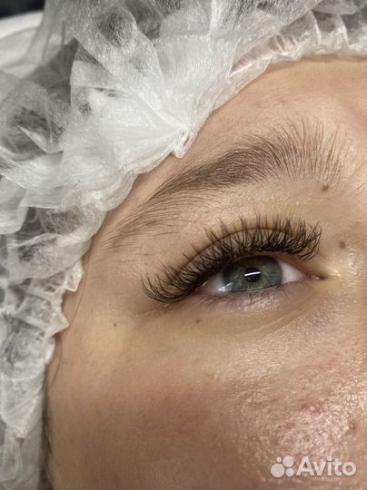 Модель на наращивание ресниц