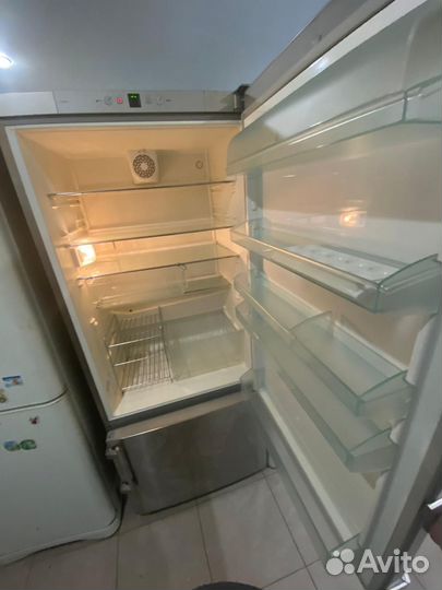 Холодильник Liebherr CPes 4613 высота 184 см