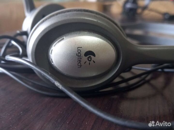 Наушники с микрофоном