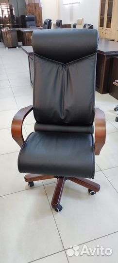 Кресло в офис