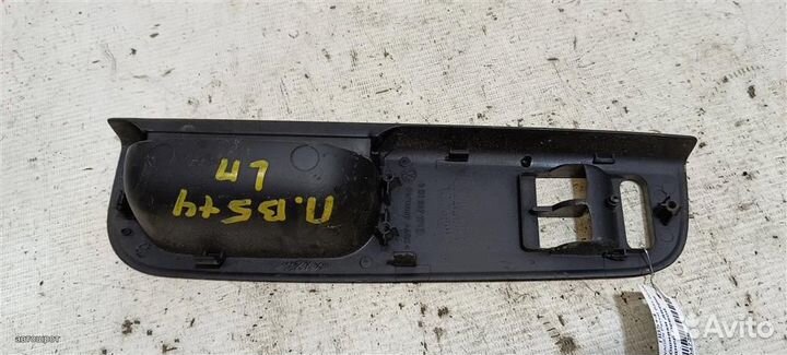 Ручка обшивки двери передней левой volkswagen Pas