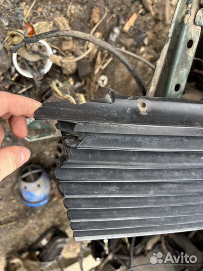 Решетка радиатора audi 100 c3