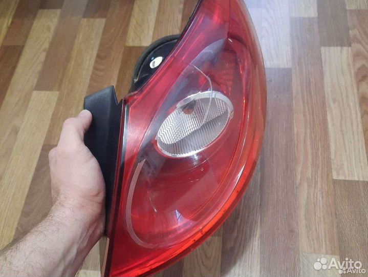 Правый задний фонарь на пассат сс