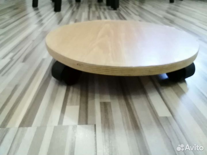 Подставка для цветов, на колёсиках