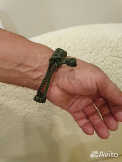 Браслет из паракорда