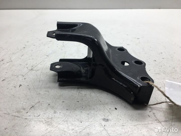 Кронштейн опоры двигателя задний Mazda Premacy