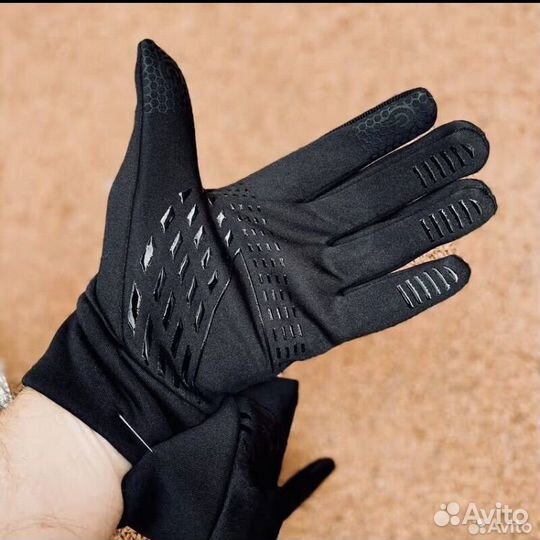 Перчатки THE north face