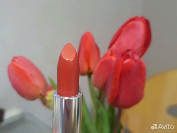 Clinique красная помада новая