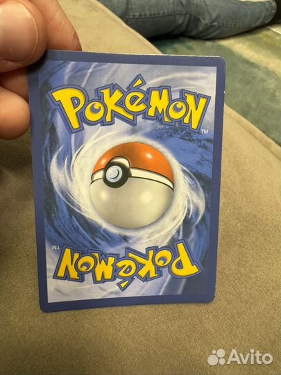 Три редких карточек покемонов