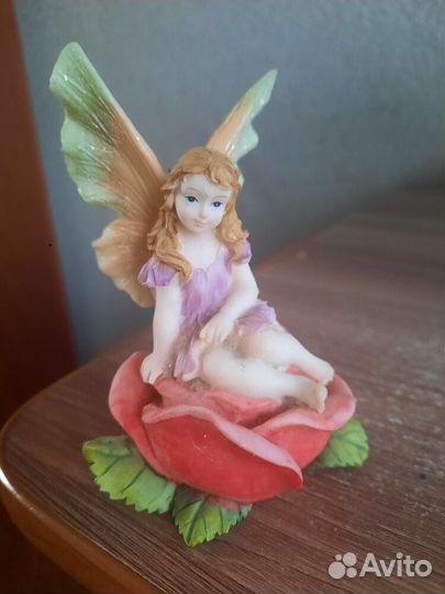 Статуэтка фея