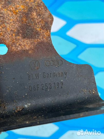 Кронштейн (сопут. товар) 06F253197